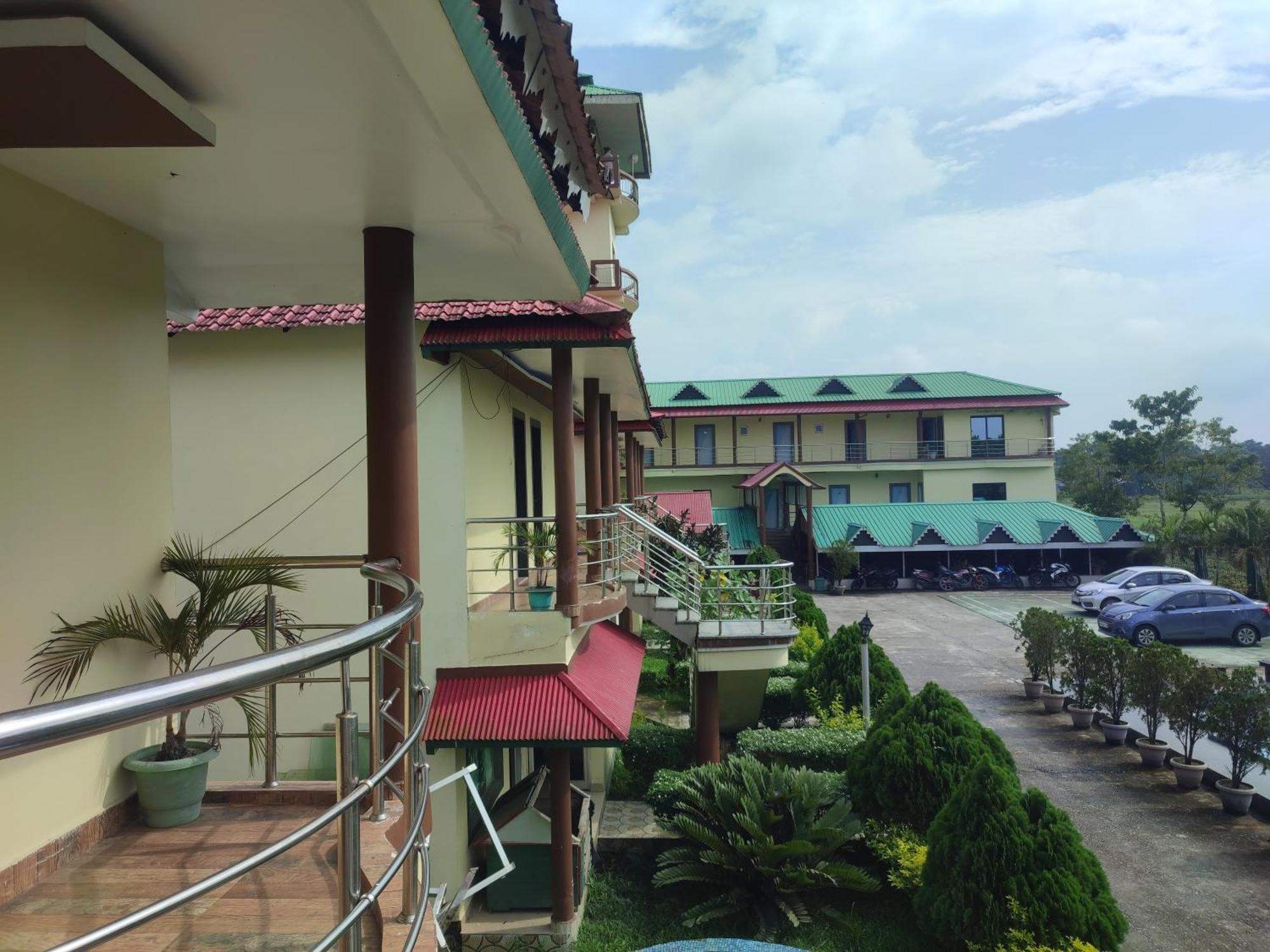 Maa Greenary View - A Holiday Resort Alipur Duar Екстер'єр фото